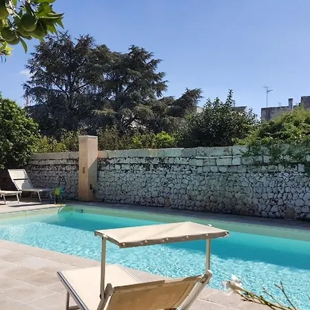 1600 Old Mill With Pool - Artemisia Homes Villa