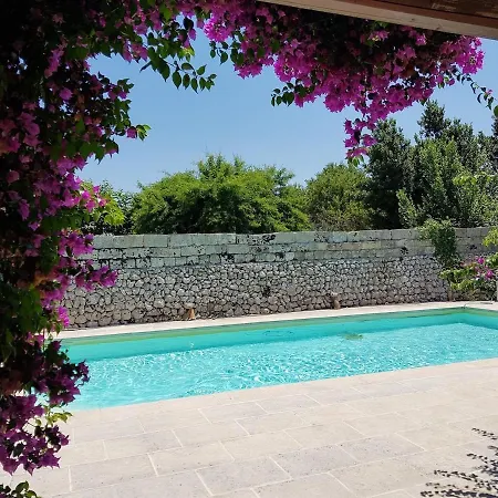 1600 Old Mill With Pool - Artemisia Homes