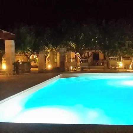Villa 1600 Old Mill With Pool - Artemisia Homes